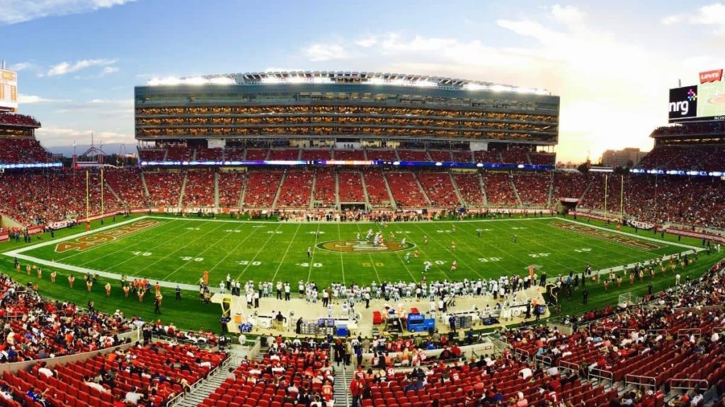 What are the advantages of betting in live sports?