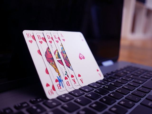 How to play online poker in Singapore?