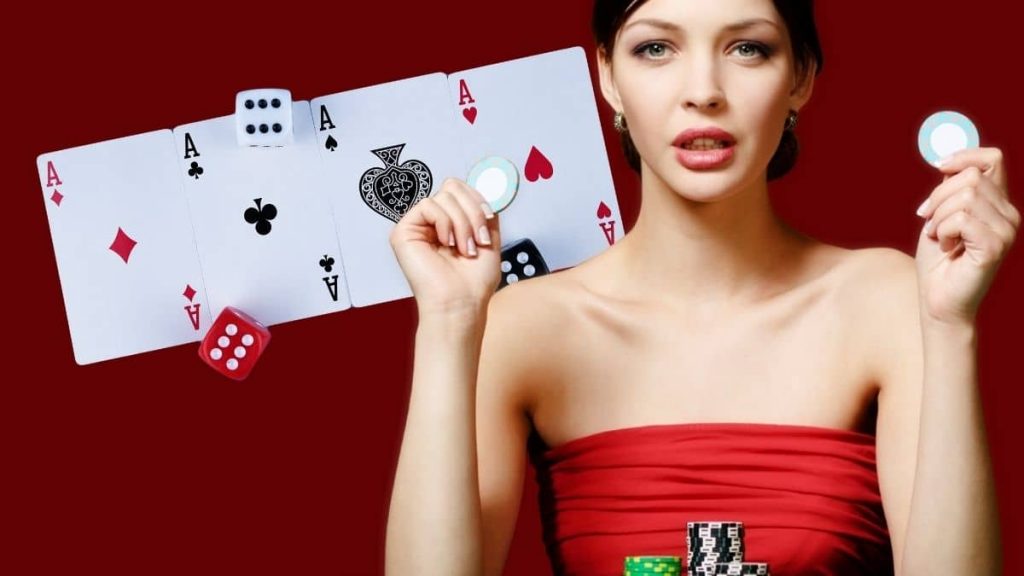 What is the basic Deuces Wild strategy?
